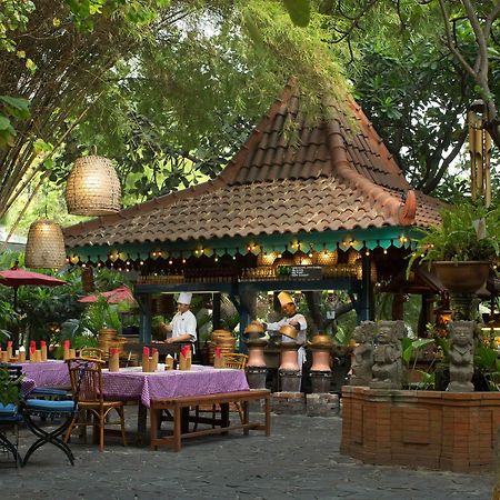泗水城地球度假村 外观 照片 Jim Thompson's house