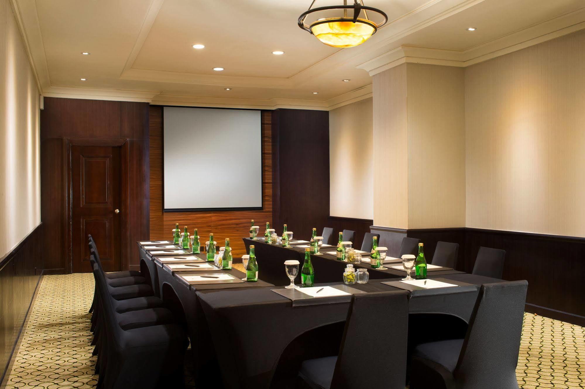 泗水城地球度假村 外观 照片 Meeting room at the hotel